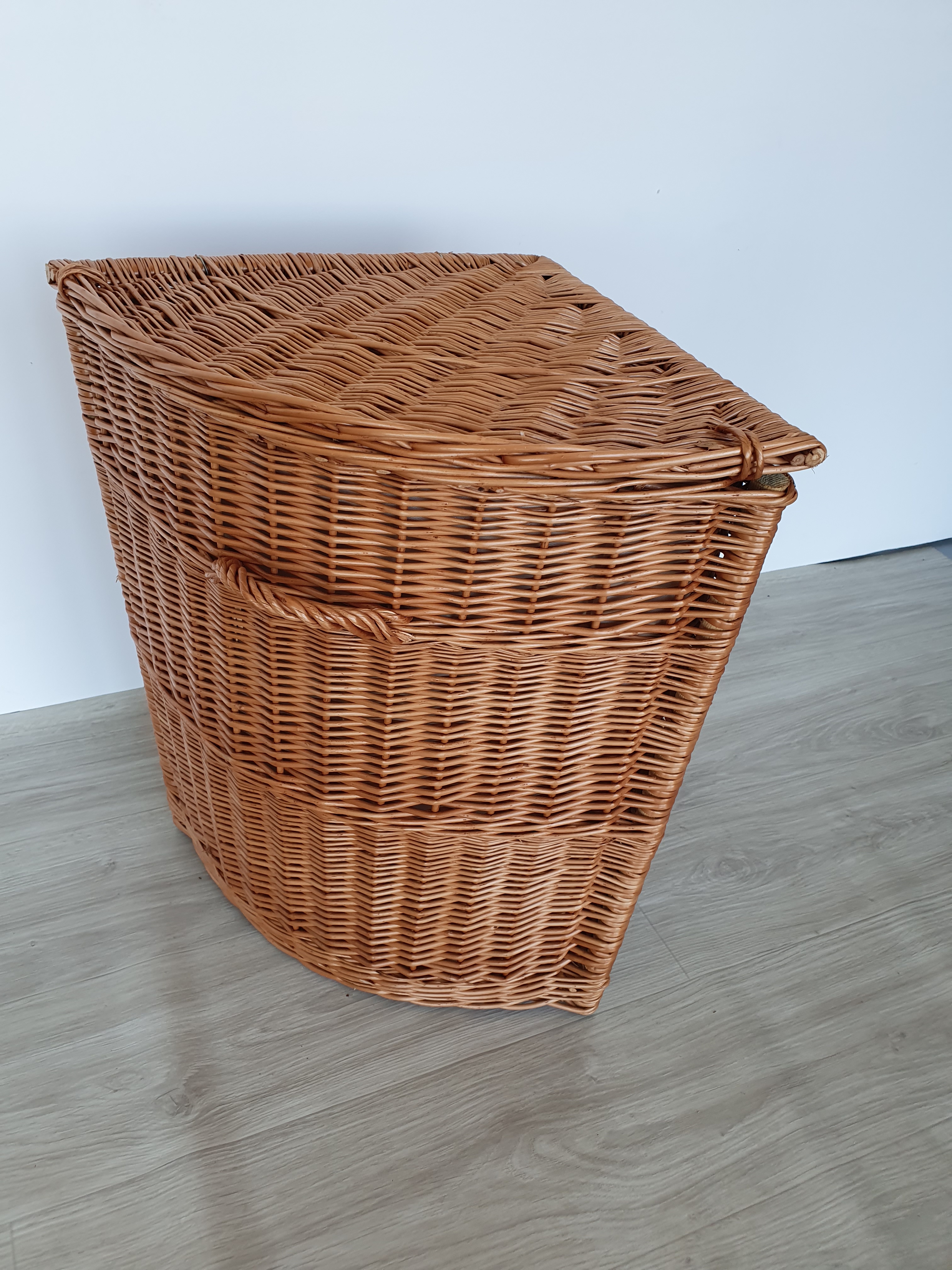 Corner wicker basket for underwear Nr 704 B
