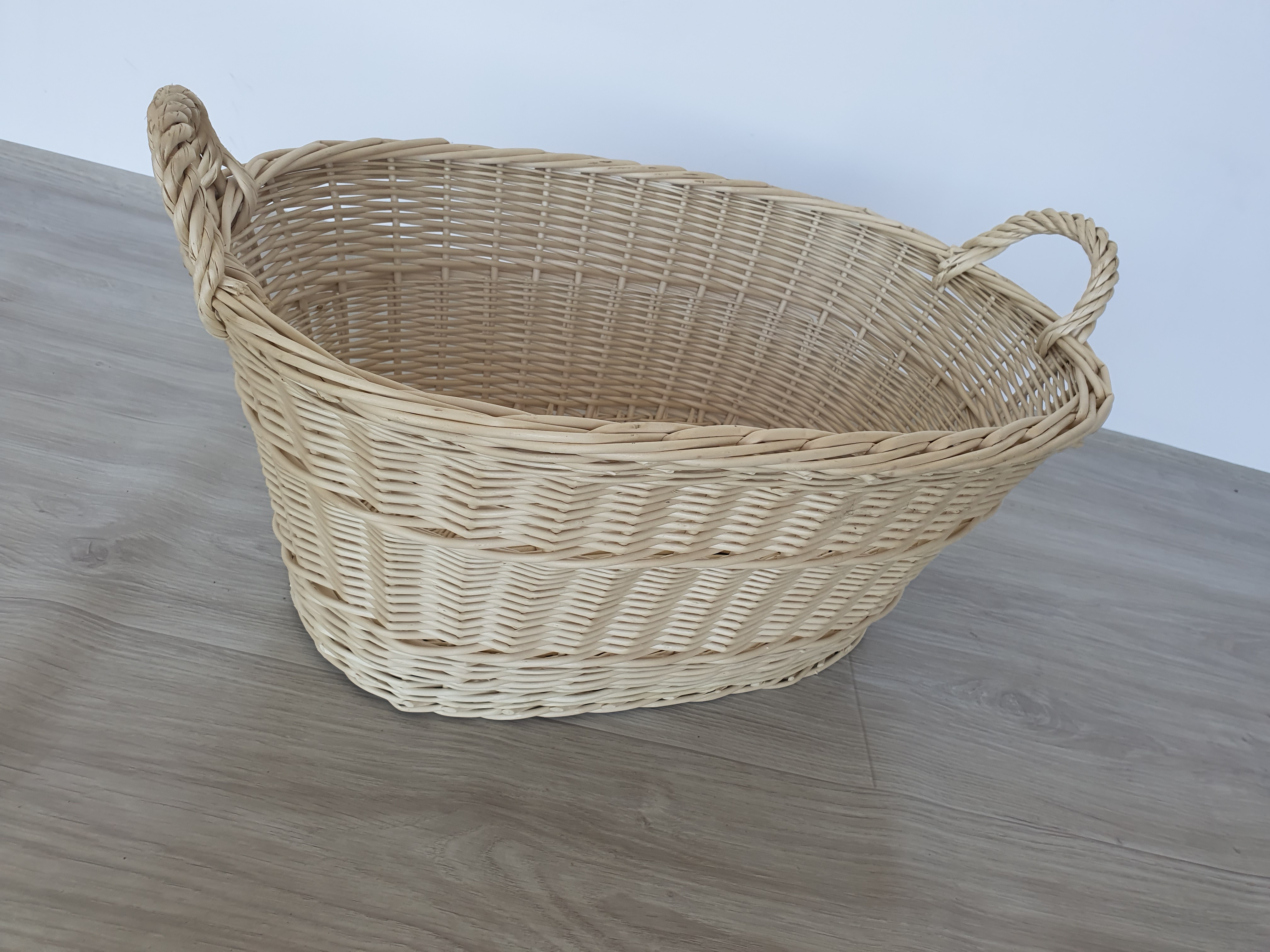 Wicker basket to carry your laundry Nr 748     60 cm