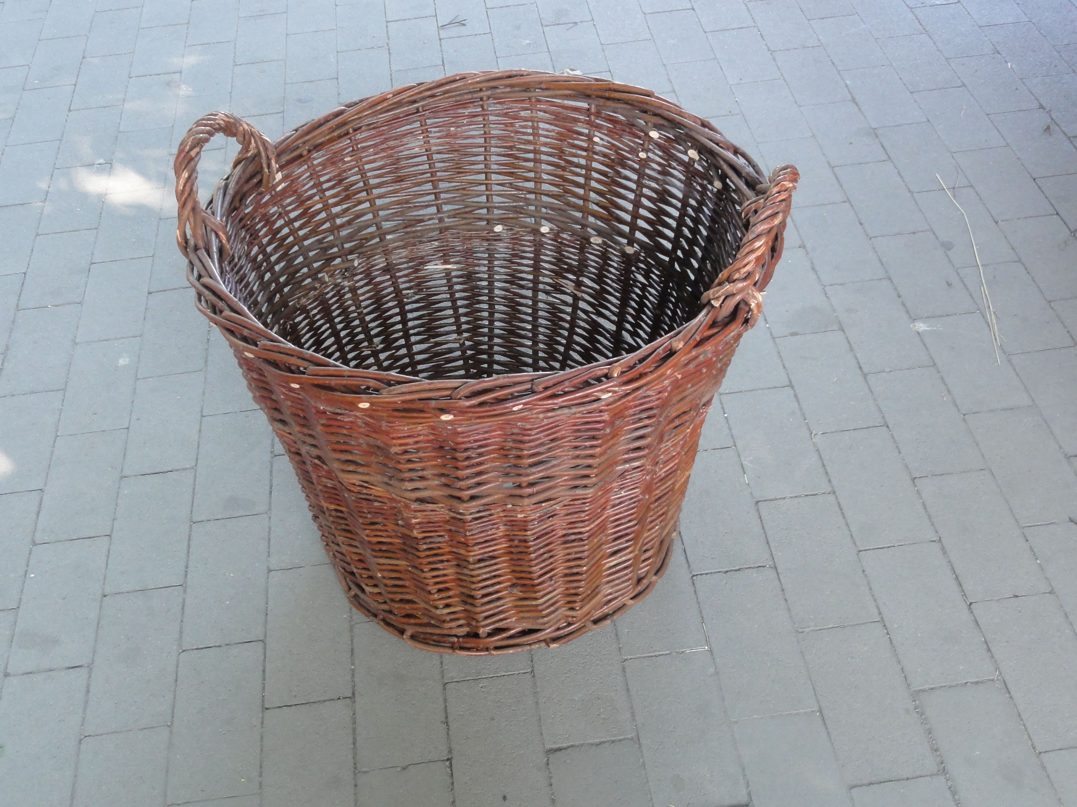 A wicker basket Nr 787  40 cm